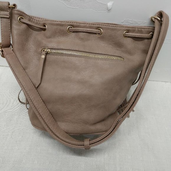Antik Kraft Tan Boho Fringe Bucket Handbag - Picture 2 of 4